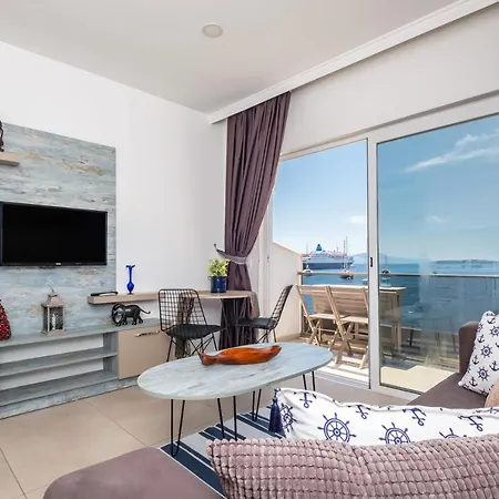 Charming Seafront With Apartment *