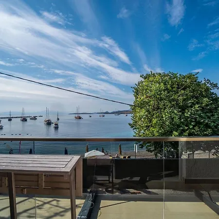 Charming Seafront With Apartment Bodrum