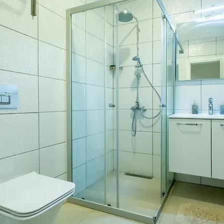 Apartment Charming Seafront With