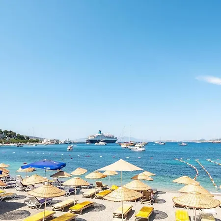 Apartamento Charming Seafront With Bodrum