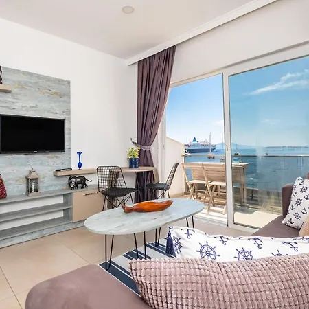 Charming Seafront With Bodrum