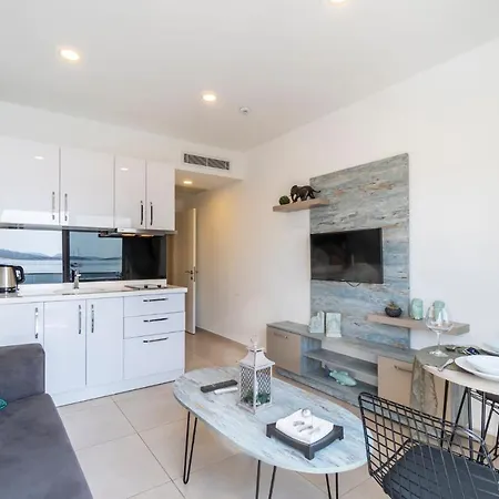 Charming Seafront With Apartamento *